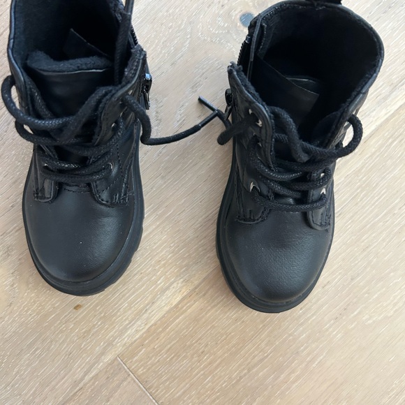 H&M Toddler Girls Size 6 Combat Boots - Picture 7 of 8